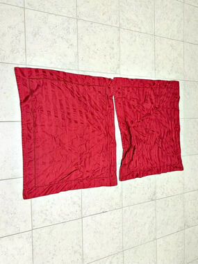 The Company Store burgundy pillowcases size standard
